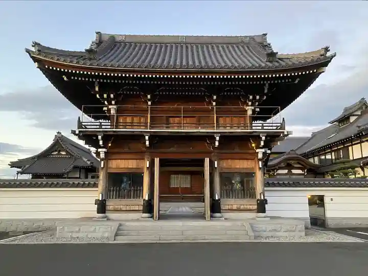 玄猷寺の山門・神門