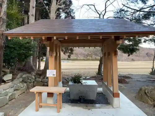 高司神社〜むすびの神の鎮まる社〜の手水舎