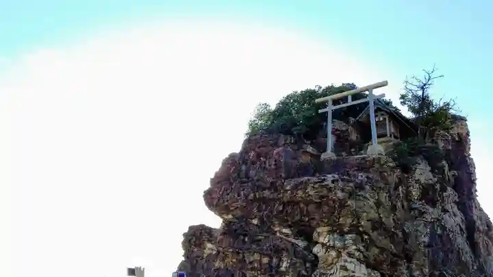 稲佐の浜 弁天島の景色