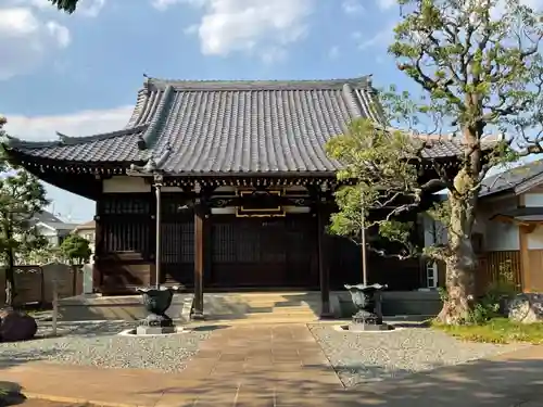 多聞院の本殿・本堂