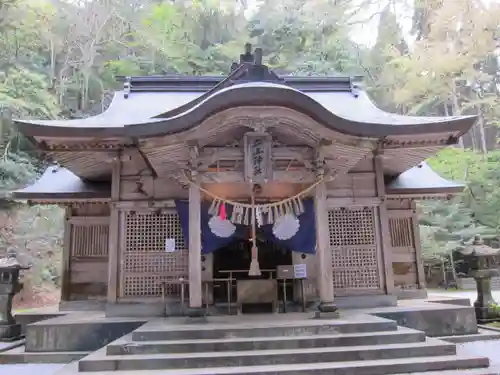 二上神社の本殿