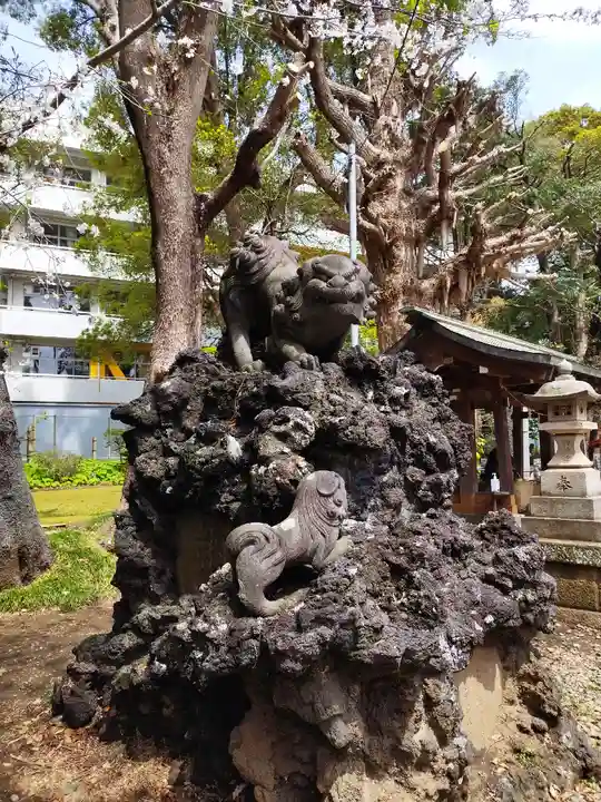 前原御嶽神社の狛犬