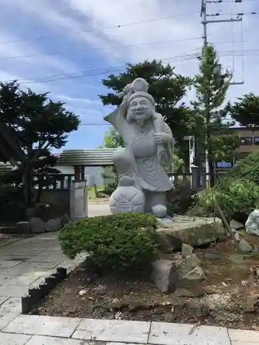 白老八幡神社の像