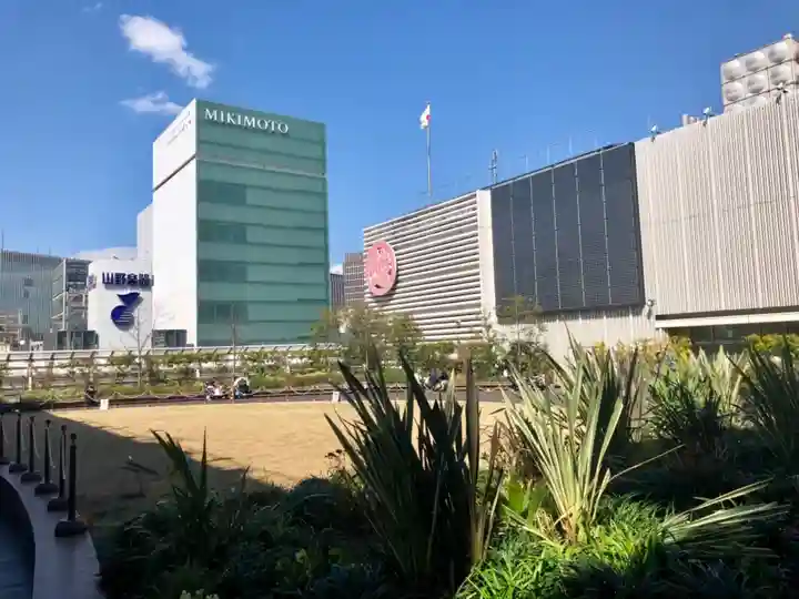 三囲神社銀座摂社の周辺