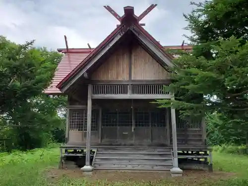 仁頃神社の本殿