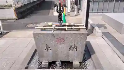 成田山横浜別院延命院の手水舎