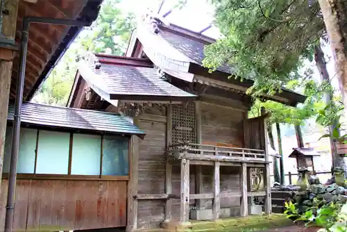 川上神社の本殿