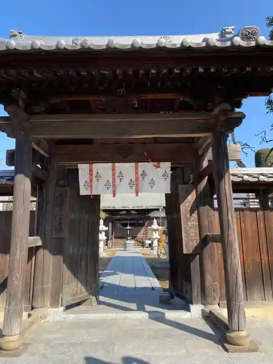 華蔵寺の山門・神門