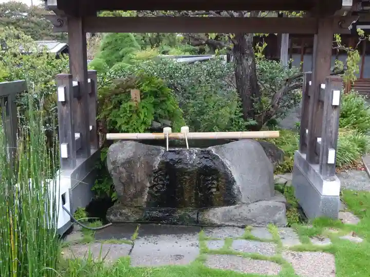 妙蓮寺の手水舎