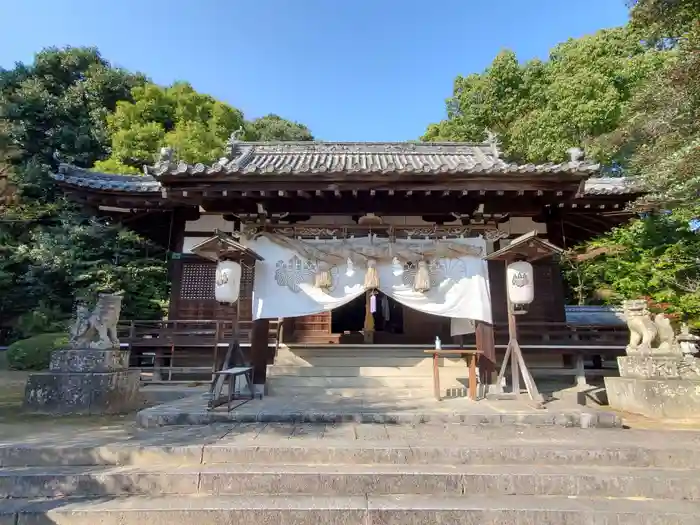 亀森八幡神社の本殿
