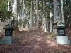 太白山生出森八幡神社（岳宮）の狛犬