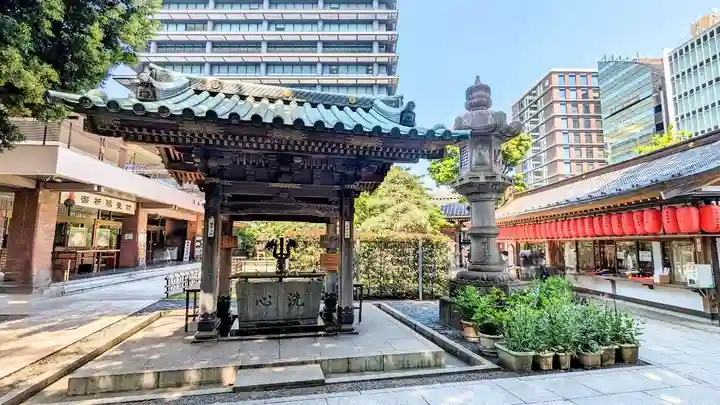 豊川稲荷東京別院の手水舎