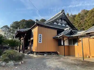 円立寺の{uncategorized: "未分類", other: "その他", undefined: "問題あり", building: "その他建物", grave: "お墓", sacred_gate: "鳥居", guardian: "狛犬", statue: "像", buddha: "仏像", history: "歴史", nature: "自然", garden: "庭園", animal: "動物", pagoda: "塔", temizu: "手水舎", mountain_gate: "山門・神門", sanctuary: "本殿・本堂", subordinate: "末社・摂社", art: "芸術", scenery: "景色", jizo: "地蔵", ema: "絵馬", goshuin: "御朱印", omikuji: "おみくじ", items: "授与品その他", amulet: "お守り", goshuincho: "御朱印帳", eats: "食事", festival: "お祭り", votive_dance: "神楽", shichigosan: "七五三参", wedding: "結婚式", experience: "体験その他", initially: "初詣", around: "周辺", anti_infection: "感染症対策"}