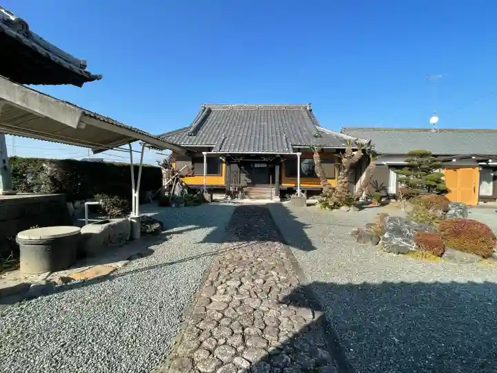 光輪寺の{uncategorized: "未分類", other: "その他", undefined: "問題あり", building: "その他建物", grave: "お墓", sacred_gate: "鳥居", guardian: "狛犬", statue: "像", buddha: "仏像", history: "歴史", nature: "自然", garden: "庭園", animal: "動物", pagoda: "塔", temizu: "手水舎", mountain_gate: "山門・神門", sanctuary: "本殿・本堂", subordinate: "末社・摂社", art: "芸術", scenery: "景色", jizo: "地蔵", ema: "絵馬", goshuin: "御朱印", omikuji: "おみくじ", items: "授与品その他", amulet: "お守り", goshuincho: "御朱印帳", eats: "食事", festival: "お祭り", votive_dance: "神楽", shichigosan: "七五三参", wedding: "結婚式", experience: "体験その他", initially: "初詣", around: "周辺", anti_infection: "感染症対策"}