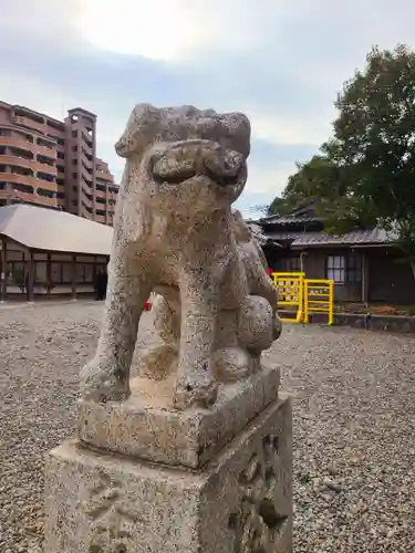 岡田神社の狛犬