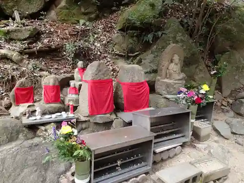 石上神社の地蔵