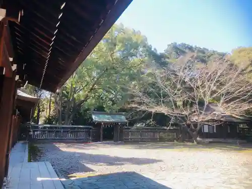 竈山神社の建物その他