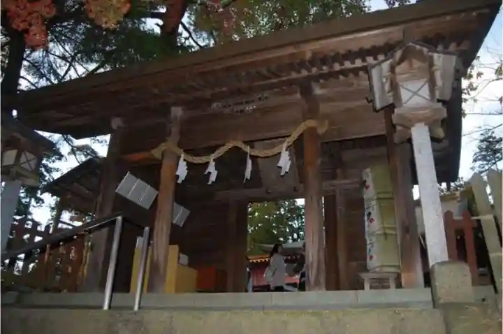 唐澤山神社の山門・神門