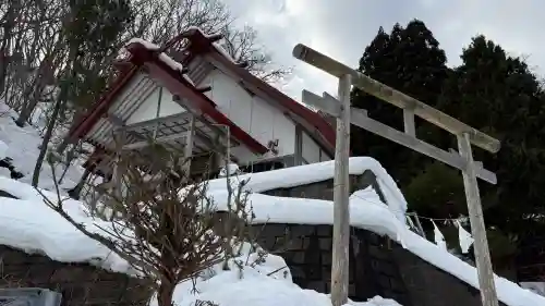 小谷石神社の{uncategorized: "未分類", other: "その他", undefined: "問題あり", building: "その他建物", grave: "お墓", sacred_gate: "鳥居", guardian: "狛犬", statue: "像", buddha: "仏像", history: "歴史", nature: "自然", garden: "庭園", animal: "動物", pagoda: "塔", temizu: "手水舎", mountain_gate: "山門・神門", sanctuary: "本殿・本堂", subordinate: "末社・摂社", art: "芸術", scenery: "景色", jizo: "地蔵", ema: "絵馬", goshuin: "御朱印", omikuji: "おみくじ", items: "授与品その他", amulet: "お守り", goshuincho: "御朱印帳", eats: "食事", festival: "お祭り", votive_dance: "神楽", shichigosan: "七五三参", wedding: "結婚式", experience: "体験その他", initially: "初詣", around: "周辺", anti_infection: "感染症対策"}