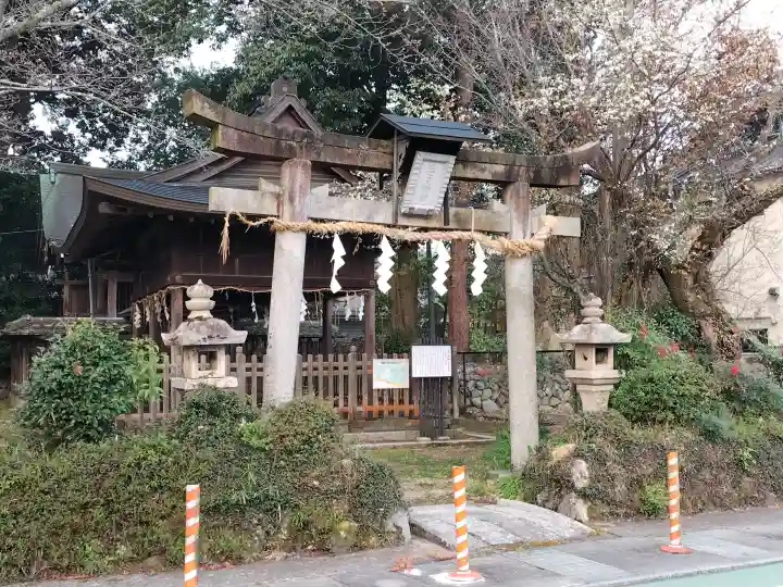 王子神社の{uncategorized: "未分類", other: "その他", undefined: "問題あり", building: "その他建物", grave: "お墓", sacred_gate: "鳥居", guardian: "狛犬", statue: "像", buddha: "仏像", history: "歴史", nature: "自然", garden: "庭園", animal: "動物", pagoda: "塔", temizu: "手水舎", mountain_gate: "山門・神門", sanctuary: "本殿・本堂", subordinate: "末社・摂社", art: "芸術", scenery: "景色", jizo: "地蔵", ema: "絵馬", goshuin: "御朱印", omikuji: "おみくじ", items: "授与品その他", amulet: "お守り", goshuincho: "御朱印帳", eats: "食事", festival: "お祭り", votive_dance: "神楽", shichigosan: "七五三参", wedding: "結婚式", experience: "体験その他", initially: "初詣", around: "周辺", anti_infection: "感染症対策"}