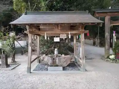 岡八幡宮の手水舎