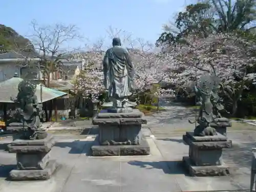 長勝寺の像