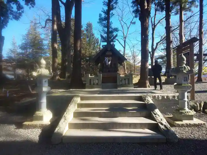 諏訪大社下社秋宮の末社・摂社