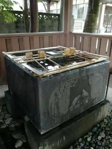 春日部八幡神社の手水舎