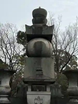 豊国廟(豊国神社飛地境内)の{uncategorized: "未分類", other: "その他", undefined: "問題あり", building: "その他建物", grave: "お墓", sacred_gate: "鳥居", guardian: "狛犬", statue: "像", buddha: "仏像", history: "歴史", nature: "自然", garden: "庭園", animal: "動物", pagoda: "塔", temizu: "手水舎", mountain_gate: "山門・神門", sanctuary: "本殿・本堂", subordinate: "末社・摂社", art: "芸術", scenery: "景色", jizo: "地蔵", ema: "絵馬", goshuin: "御朱印", omikuji: "おみくじ", items: "授与品その他", amulet: "お守り", goshuincho: "御朱印帳", eats: "食事", festival: "お祭り", votive_dance: "神楽", shichigosan: "七五三参", wedding: "結婚式", experience: "体験その他", initially: "初詣", around: "周辺", anti_infection: "感染症対策"}