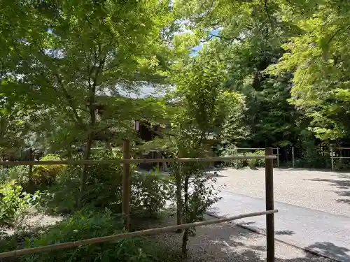 梨木神社の{uncategorized: "未分類", other: "その他", undefined: "問題あり", building: "その他建物", grave: "お墓", sacred_gate: "鳥居", guardian: "狛犬", statue: "像", buddha: "仏像", history: "歴史", nature: "自然", garden: "庭園", animal: "動物", pagoda: "塔", temizu: "手水舎", mountain_gate: "山門・神門", sanctuary: "本殿・本堂", subordinate: "末社・摂社", art: "芸術", scenery: "景色", jizo: "地蔵", ema: "絵馬", goshuin: "御朱印", omikuji: "おみくじ", items: "授与品その他", amulet: "お守り", goshuincho: "御朱印帳", eats: "食事", festival: "お祭り", votive_dance: "神楽", shichigosan: "七五三参", wedding: "結婚式", experience: "体験その他", initially: "初詣", around: "周辺", anti_infection: "感染症対策"}