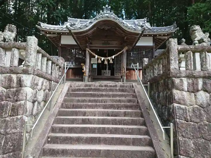 八王子神社の本殿・本堂