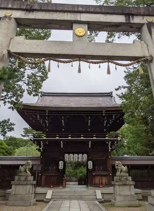 御霊神社(上御霊神社)の山門・神門