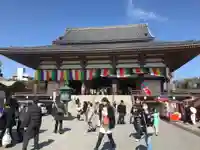 西新井大師総持寺の本殿・本堂