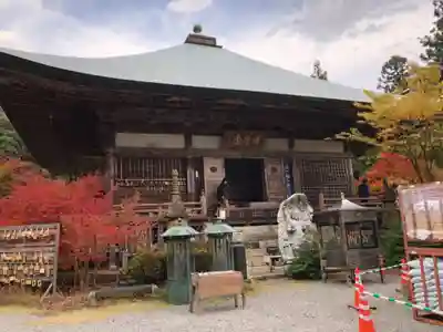 両子寺の本殿・本堂