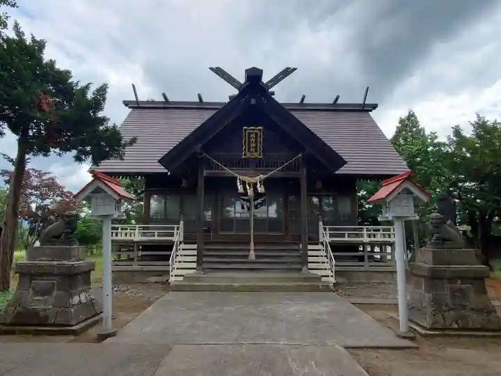 納内神社の本殿・本堂
