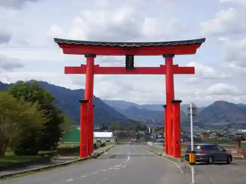 生島足島神社の鳥居