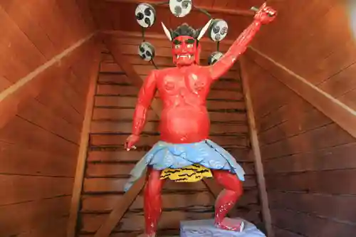 小手神社の像