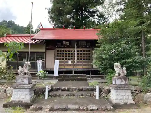 諏訪神社の本殿・本堂