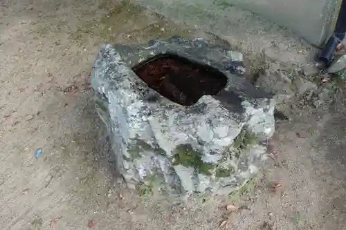 畝尾坐建土安神社（畝尾坐健土安神社）の手水舎