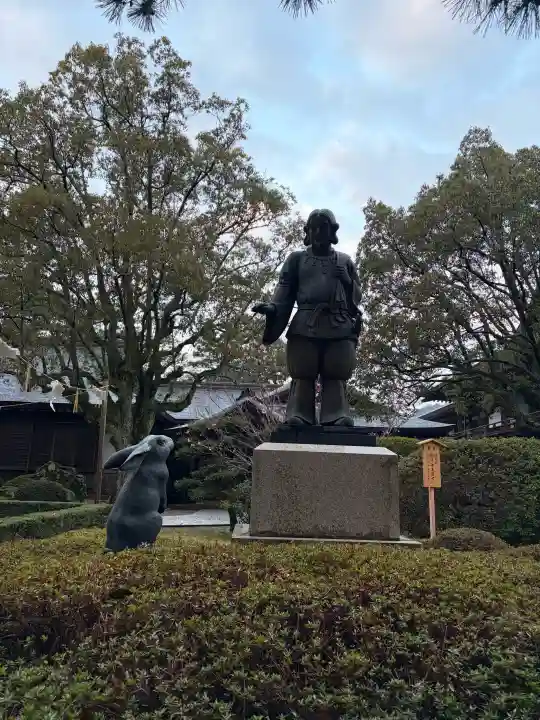 出雲大社の{uncategorized: "未分類", other: "その他", undefined: "問題あり", building: "その他建物", grave: "お墓", sacred_gate: "鳥居", guardian: "狛犬", statue: "像", buddha: "仏像", history: "歴史", nature: "自然", garden: "庭園", animal: "動物", pagoda: "塔", temizu: "手水舎", mountain_gate: "山門・神門", sanctuary: "本殿・本堂", subordinate: "末社・摂社", art: "芸術", scenery: "景色", jizo: "地蔵", ema: "絵馬", goshuin: "御朱印", omikuji: "おみくじ", items: "授与品その他", amulet: "お守り", goshuincho: "御朱印帳", eats: "食事", festival: "お祭り", votive_dance: "神楽", shichigosan: "七五三参", wedding: "結婚式", experience: "体験その他", initially: "初詣", around: "周辺", anti_infection: "感染症対策"}