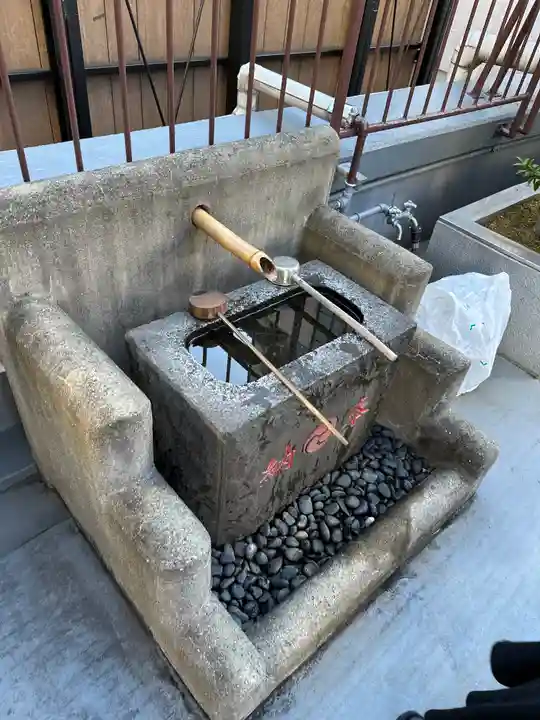 朝日稲荷神社の手水舎