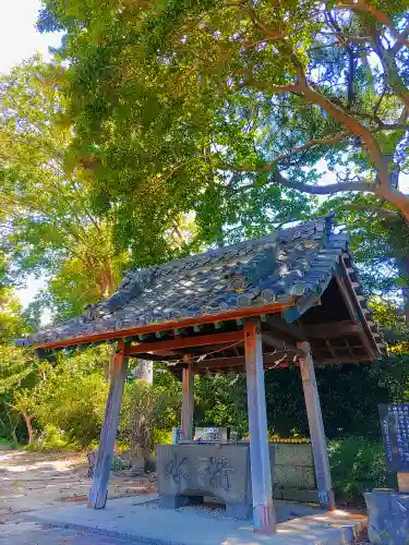 八幡社の手水舎