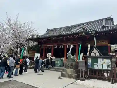 浅草神社の{uncategorized: "未分類", other: "その他", undefined: "問題あり", building: "その他建物", grave: "お墓", sacred_gate: "鳥居", guardian: "狛犬", statue: "像", buddha: "仏像", history: "歴史", nature: "自然", garden: "庭園", animal: "動物", pagoda: "塔", temizu: "手水舎", mountain_gate: "山門・神門", sanctuary: "本殿・本堂", subordinate: "末社・摂社", art: "芸術", scenery: "景色", jizo: "地蔵", ema: "絵馬", goshuin: "御朱印", omikuji: "おみくじ", items: "授与品その他", amulet: "お守り", goshuincho: "御朱印帳", eats: "食事", festival: "お祭り", votive_dance: "神楽", shichigosan: "七五三参", wedding: "結婚式", experience: "体験その他", initially: "初詣", around: "周辺", anti_infection: "感染症対策"}