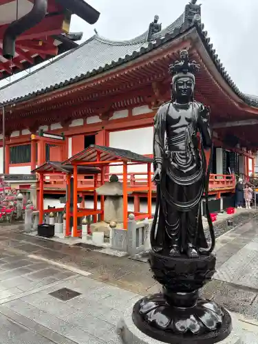 六波羅蜜寺の{uncategorized: "未分類", other: "その他", undefined: "問題あり", building: "その他建物", grave: "お墓", sacred_gate: "鳥居", guardian: "狛犬", statue: "像", buddha: "仏像", history: "歴史", nature: "自然", garden: "庭園", animal: "動物", pagoda: "塔", temizu: "手水舎", mountain_gate: "山門・神門", sanctuary: "本殿・本堂", subordinate: "末社・摂社", art: "芸術", scenery: "景色", jizo: "地蔵", ema: "絵馬", goshuin: "御朱印", omikuji: "おみくじ", items: "授与品その他", amulet: "お守り", goshuincho: "御朱印帳", eats: "食事", festival: "お祭り", votive_dance: "神楽", shichigosan: "七五三参", wedding: "結婚式", experience: "体験その他", initially: "初詣", around: "周辺", anti_infection: "感染症対策"}
