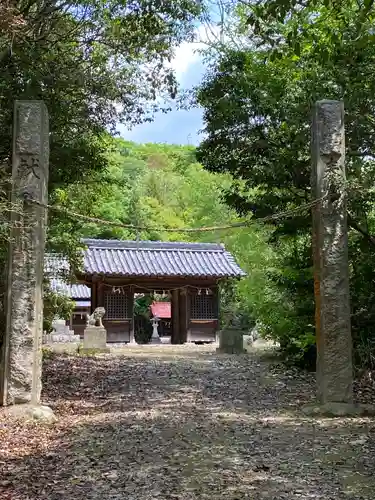 瀧神社の山門