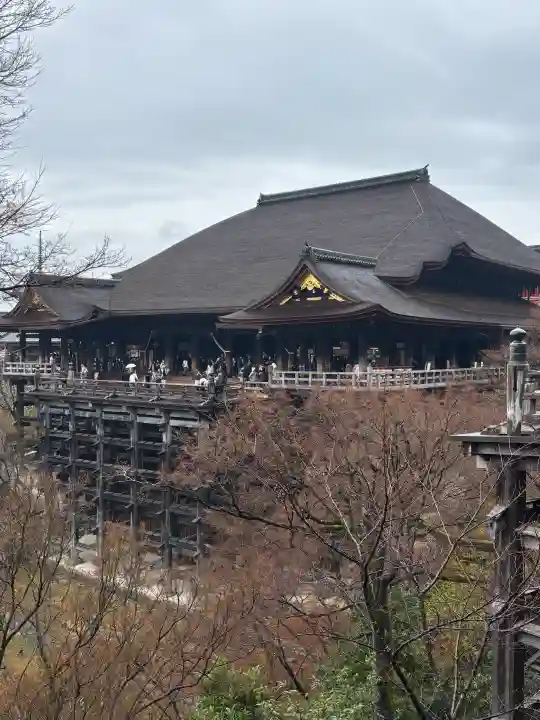 清水寺の{uncategorized: "未分類", other: "その他", undefined: "問題あり", building: "その他建物", grave: "お墓", sacred_gate: "鳥居", guardian: "狛犬", statue: "像", buddha: "仏像", history: "歴史", nature: "自然", garden: "庭園", animal: "動物", pagoda: "塔", temizu: "手水舎", mountain_gate: "山門・神門", sanctuary: "本殿・本堂", subordinate: "末社・摂社", art: "芸術", scenery: "景色", jizo: "地蔵", ema: "絵馬", goshuin: "御朱印", omikuji: "おみくじ", items: "授与品その他", amulet: "お守り", goshuincho: "御朱印帳", eats: "食事", festival: "お祭り", votive_dance: "神楽", shichigosan: "七五三参", wedding: "結婚式", experience: "体験その他", initially: "初詣", around: "周辺", anti_infection: "感染症対策"}