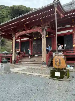 那古寺の本殿・本堂