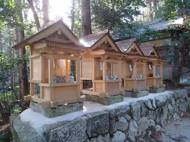葛木御歳神社の末社・摂社