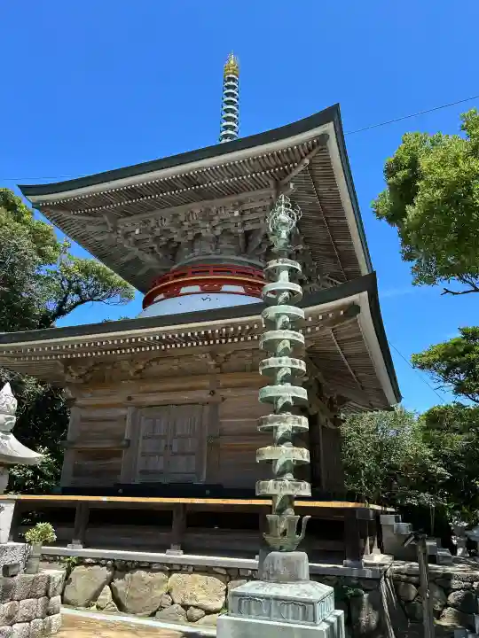 金剛福寺の{uncategorized: "未分類", other: "その他", undefined: "問題あり", building: "その他建物", grave: "お墓", sacred_gate: "鳥居", guardian: "狛犬", statue: "像", buddha: "仏像", history: "歴史", nature: "自然", garden: "庭園", animal: "動物", pagoda: "塔", temizu: "手水舎", mountain_gate: "山門・神門", sanctuary: "本殿・本堂", subordinate: "末社・摂社", art: "芸術", scenery: "景色", jizo: "地蔵", ema: "絵馬", goshuin: "御朱印", omikuji: "おみくじ", items: "授与品その他", amulet: "お守り", goshuincho: "御朱印帳", eats: "食事", festival: "お祭り", votive_dance: "神楽", shichigosan: "七五三参", wedding: "結婚式", experience: "体験その他", initially: "初詣", around: "周辺", anti_infection: "感染症対策"}