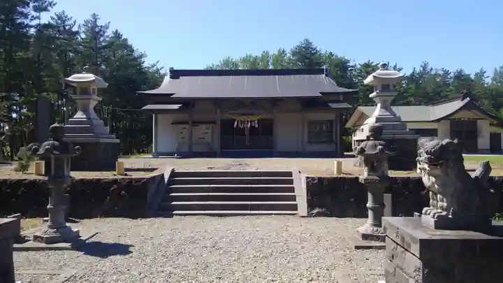 大潟神社の本殿・本堂